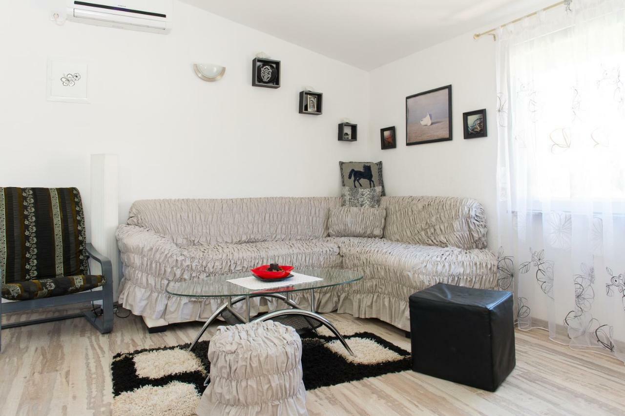 Apartment Ella 로고즈니차 외부 사진