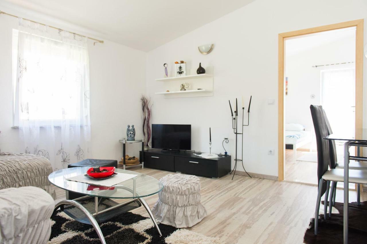 Apartment Ella 로고즈니차 외부 사진